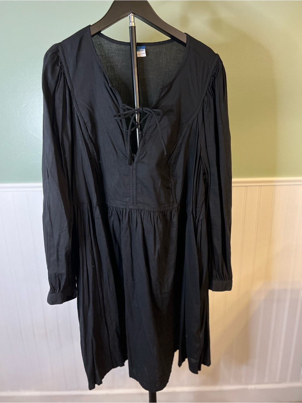 Old Navy Black Lace-Up V-Neck Long Sleeve Peasant Dress. Size XXL